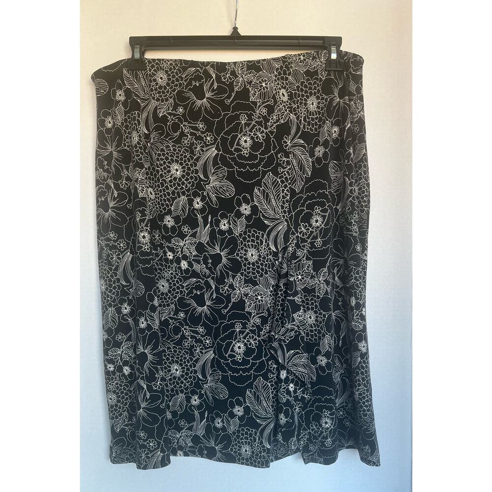 Merona Black and White Floral Ruffle Front Slit Skirt‎ Size XL